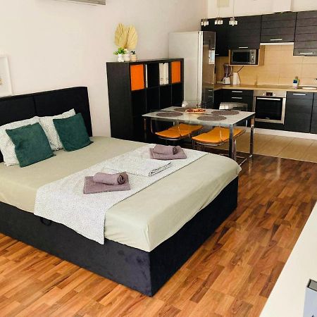 Corvin Boutique Apartment Parking In The Plaza Budapesta Exterior foto
