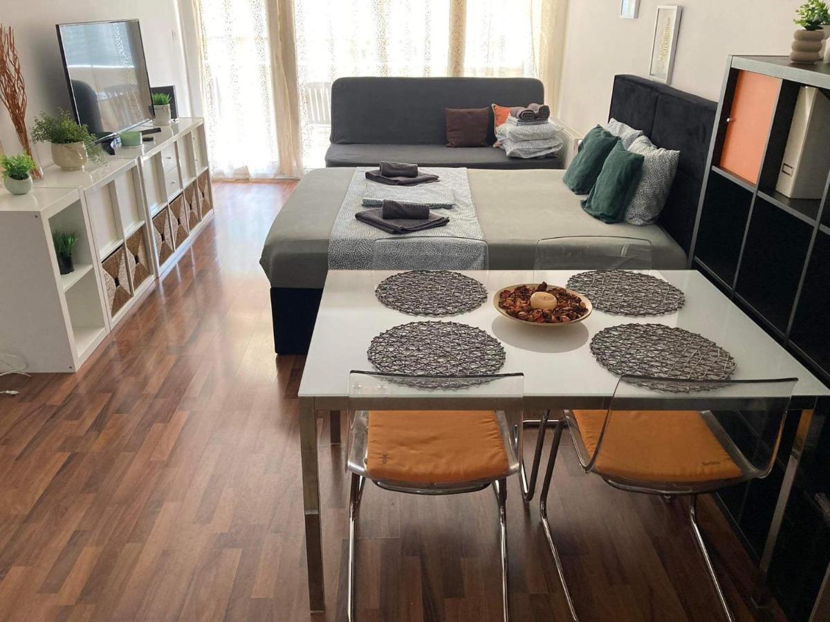 Corvin Boutique Apartment Parking In The Plaza Budapesta Exterior foto